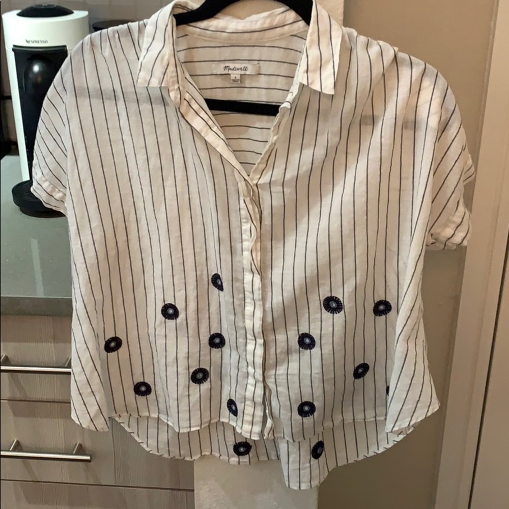 Embroidered Short Sleeve Button-up